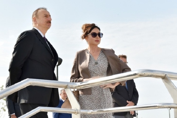 Le président Ilham Aliyev s’est rendu dans un nouveau parc à Bakou